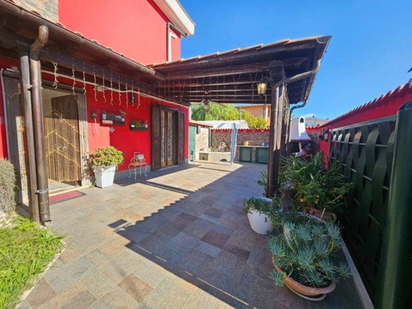 casa indipendente in vendita ad Anzio in zona Villa Claudia
