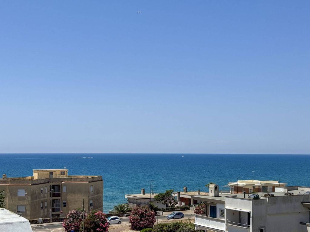 appartamento in vendita ad Anzio in zona Mare