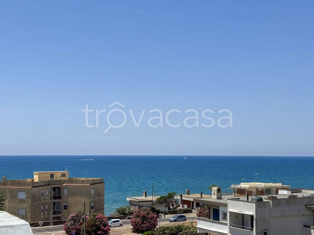 appartamento in vendita ad Anzio in zona Mare