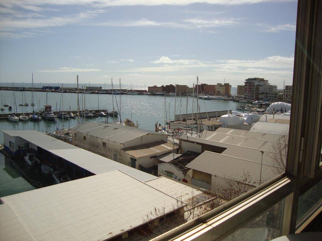 appartamento in vendita ad Anzio in zona Mare