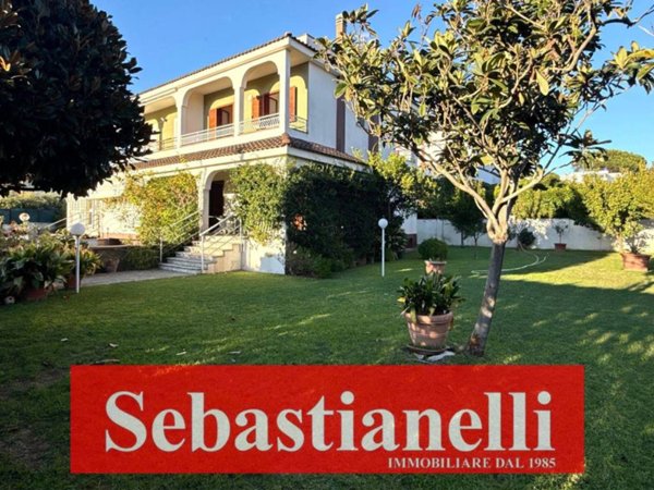 casa indipendente in vendita ad Anzio in zona Mare