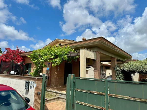 casa indipendente in vendita ad Anzio