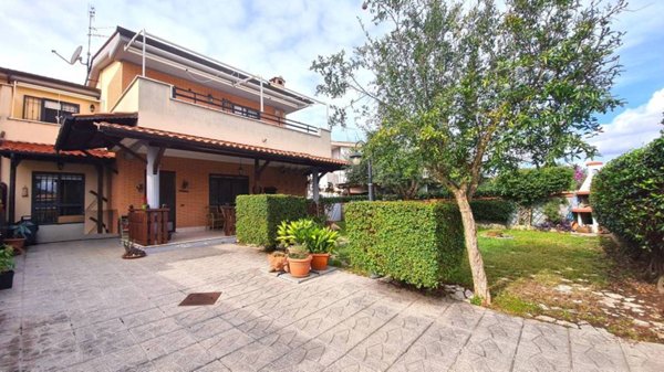 casa indipendente in vendita ad Anzio
