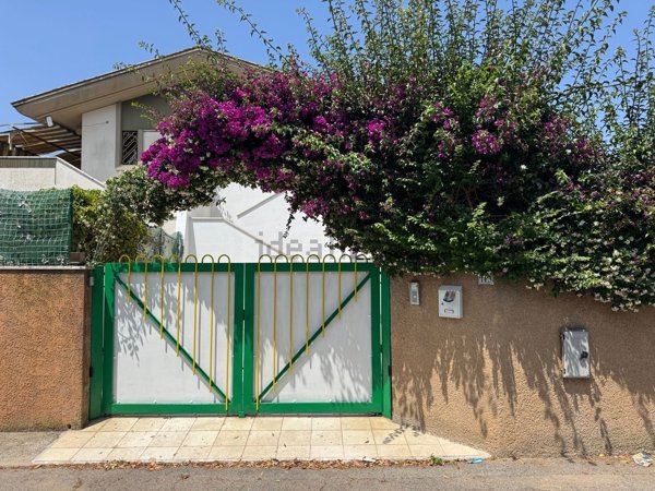 appartamento in vendita ad Anzio in zona Villa Claudia