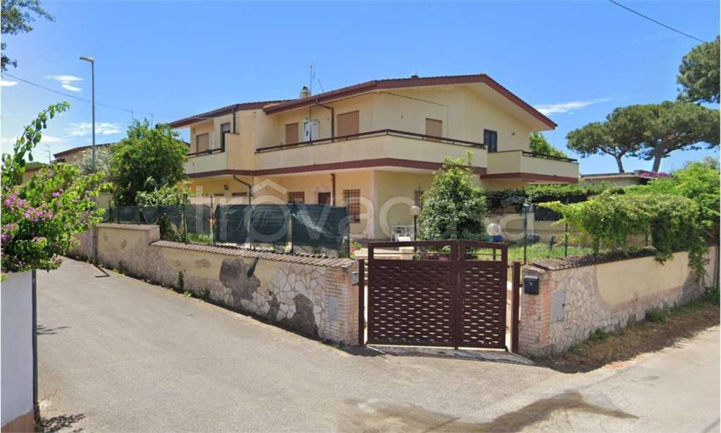 casa indipendente in vendita ad Anzio in zona Villa Claudia