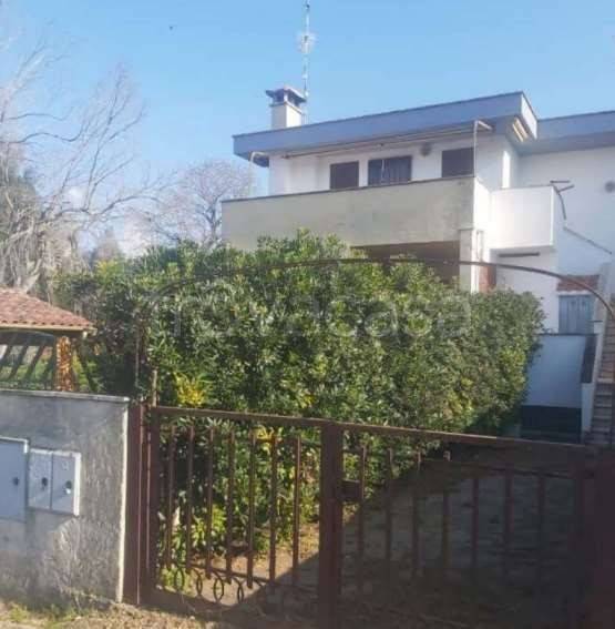 casa indipendente in vendita ad Anzio in zona Villa Claudia