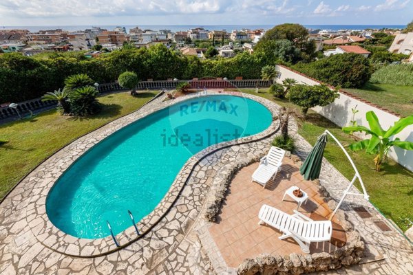 casa indipendente in vendita ad Anzio in zona Villa Claudia