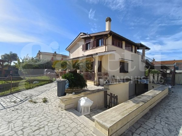 appartamento in vendita ad Anzio in zona Mare