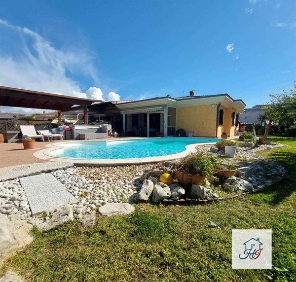 casa indipendente in vendita ad Anzio