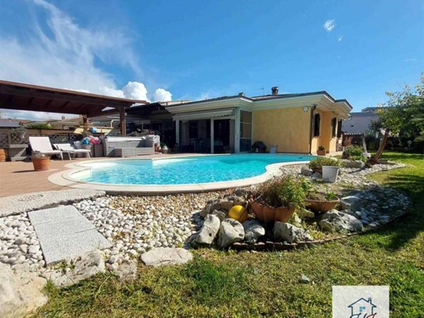 casa indipendente in vendita ad Anzio