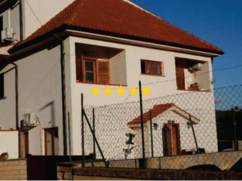 appartamento in vendita ad Anzio in zona Villa Claudia