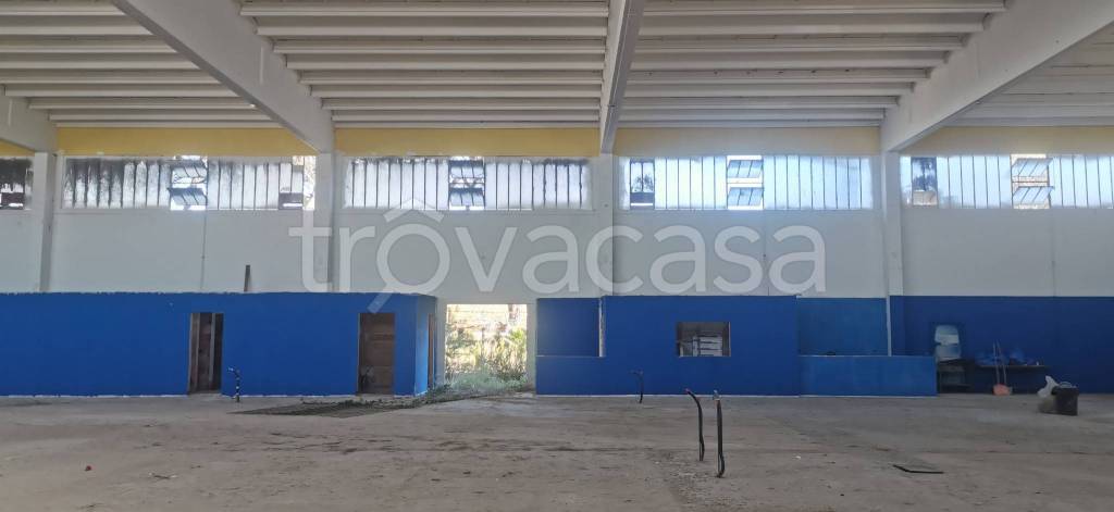 locale commerciale in vendita ad Anzio in zona Stazione