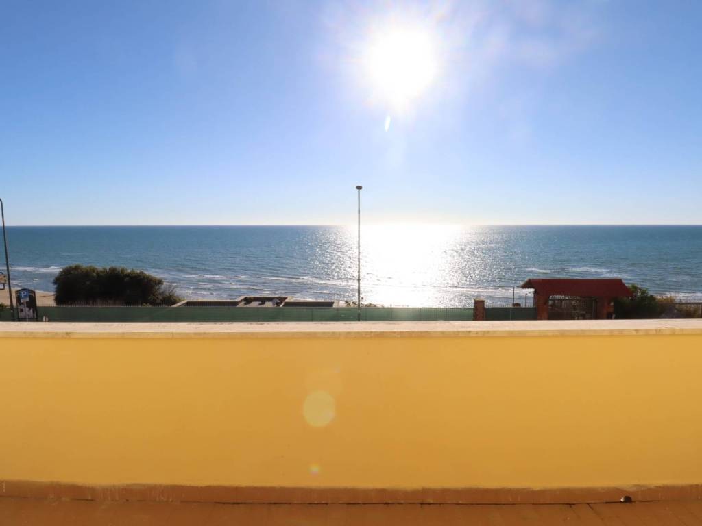 appartamento in vendita ad Anzio in zona Mare