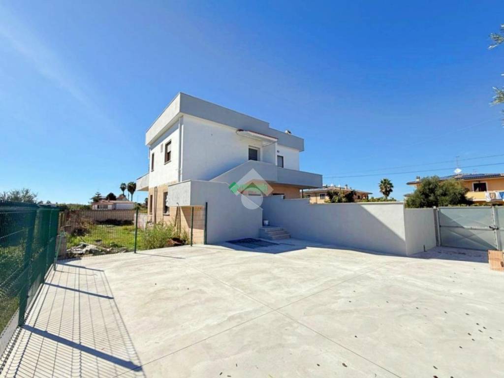 casa indipendente in vendita ad Anzio in zona Villa Claudia
