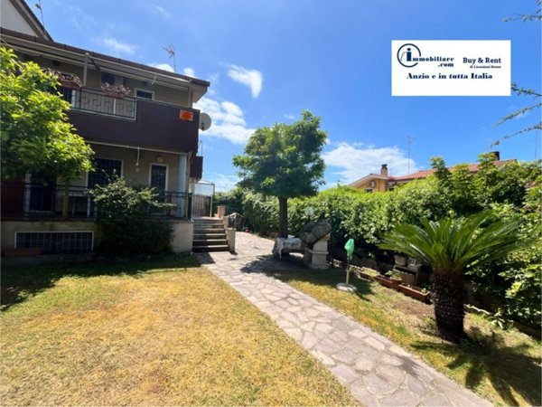 casa semindipendente in vendita ad Anzio in zona Mare