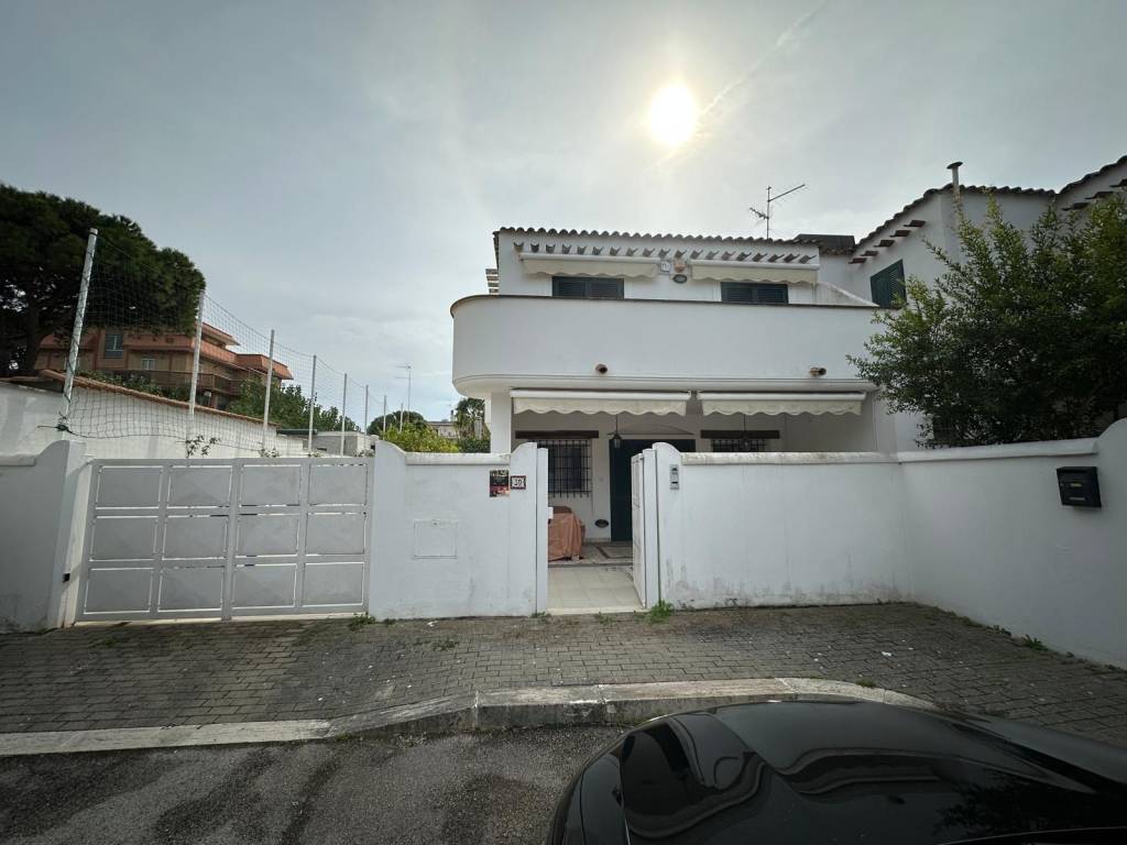 appartamento in vendita ad Anzio in zona Cincinnato