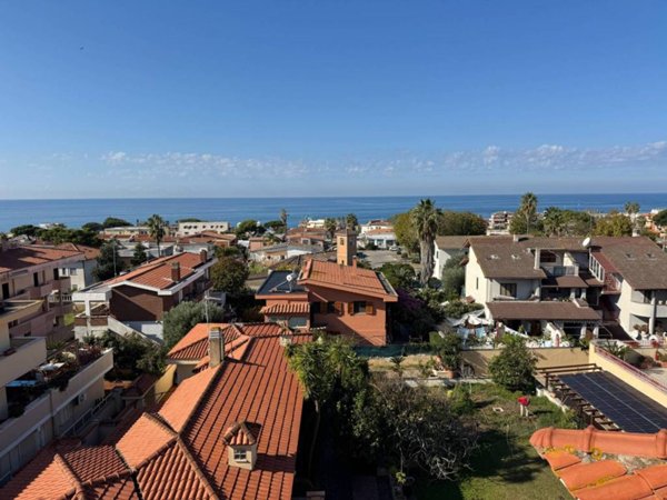 appartamento in vendita ad Anzio in zona Lido delle Sirene