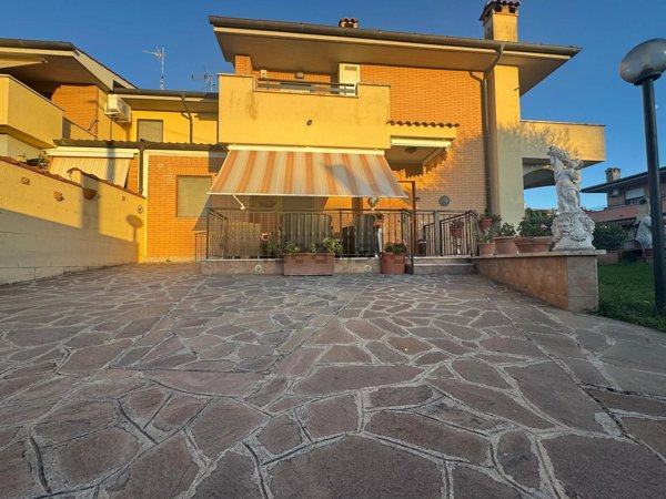 casa indipendente in vendita ad Anzio