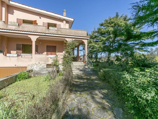 casa indipendente in vendita ad Anzio in zona Stazione