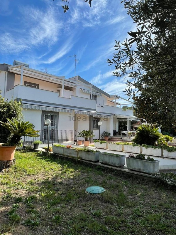 casa indipendente in vendita ad Anzio