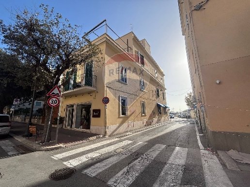 appartamento in vendita ad Anzio in zona Mare