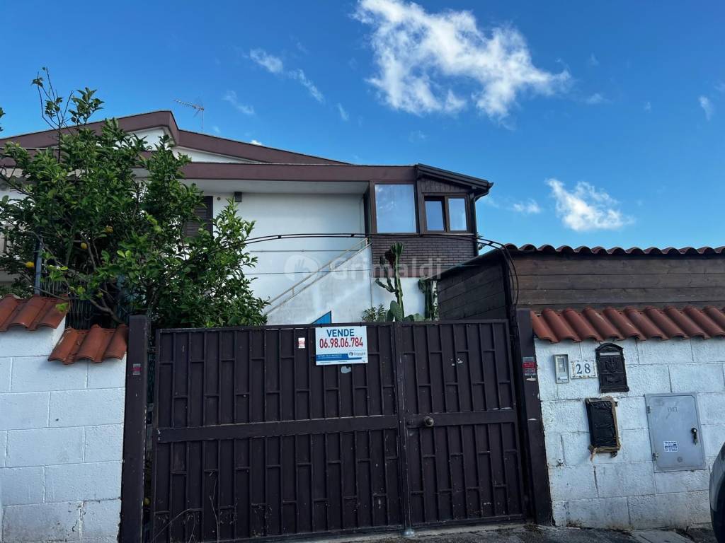 appartamento in vendita ad Anzio in zona Villa Claudia