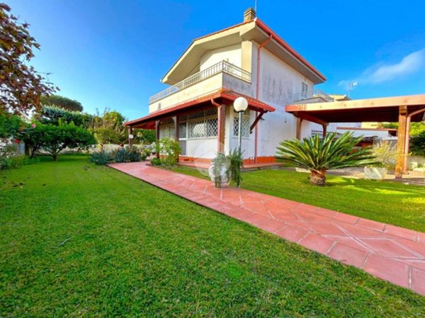 casa indipendente in vendita ad Anzio in zona Villa Claudia