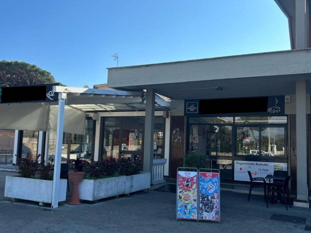 negozio in vendita ad Anzio in zona Mare