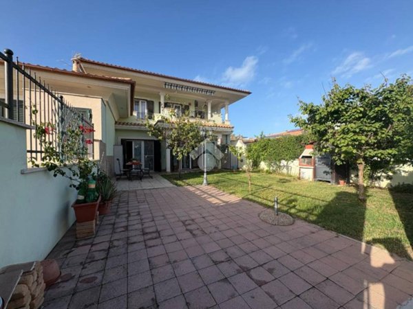 appartamento in vendita ad Anzio in zona Villa Claudia