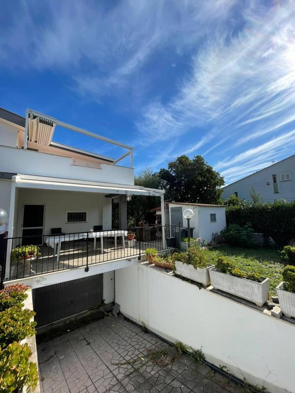 casa indipendente in vendita ad Anzio