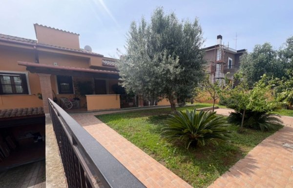 casa indipendente in vendita ad Anzio