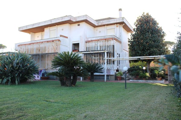 casa indipendente in vendita ad Anzio