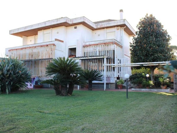 casa indipendente in vendita ad Anzio in zona Mare