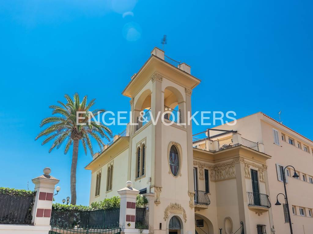 appartamento in vendita ad Anzio in zona Mare