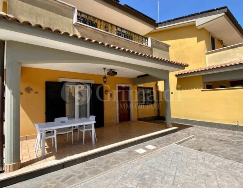 casa indipendente in vendita ad Anzio in zona Villa Claudia