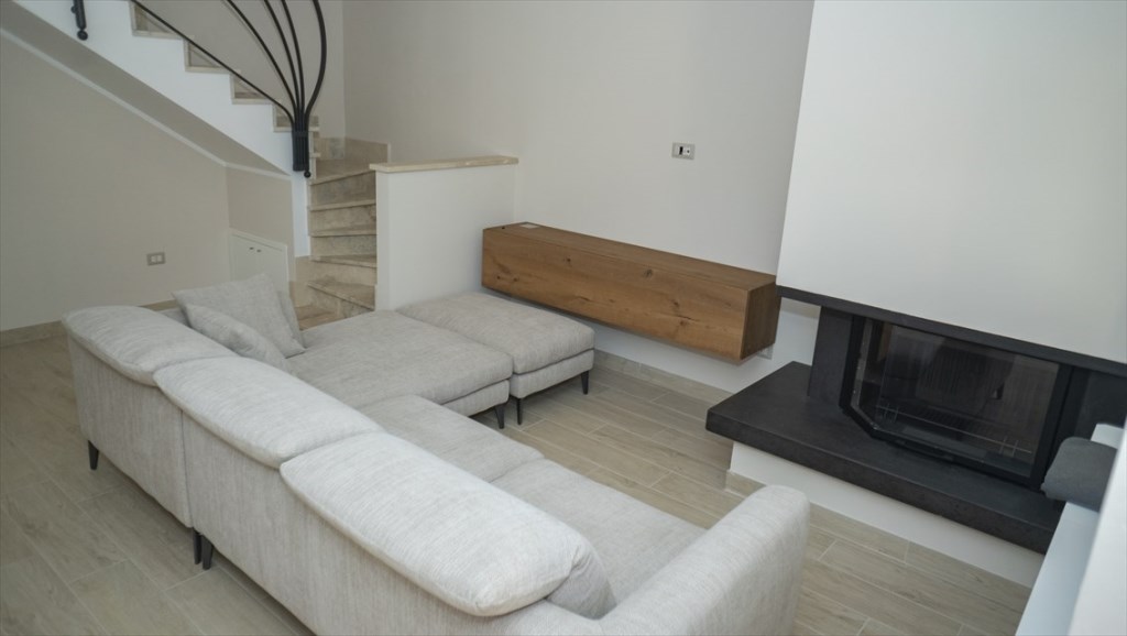 casa indipendente in vendita ad Anzio in zona Mare