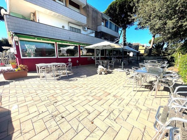 negozio in vendita ad Anzio in zona Mare