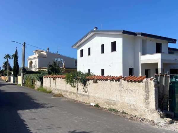 casa indipendente in vendita ad Anzio in zona Mare