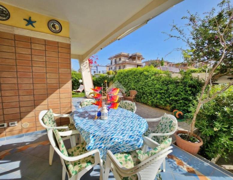 casa indipendente in vendita ad Anzio in zona Lido delle Sirene