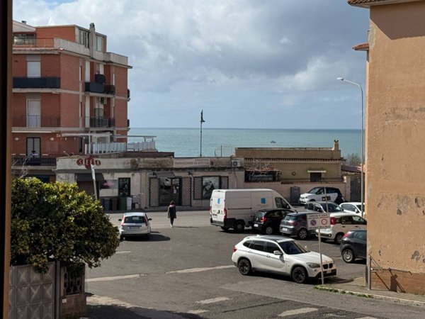 appartamento in vendita ad Anzio in zona Anzio Colonia