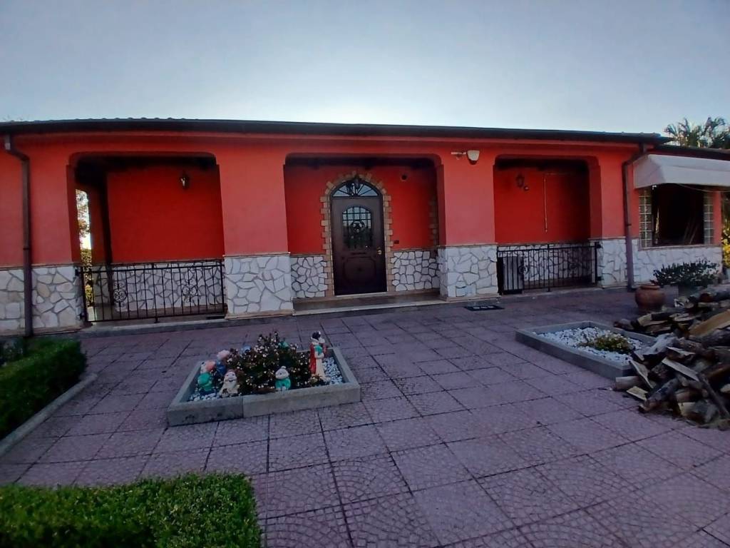 casa indipendente in vendita ad Anzio in zona Lido dei Pini