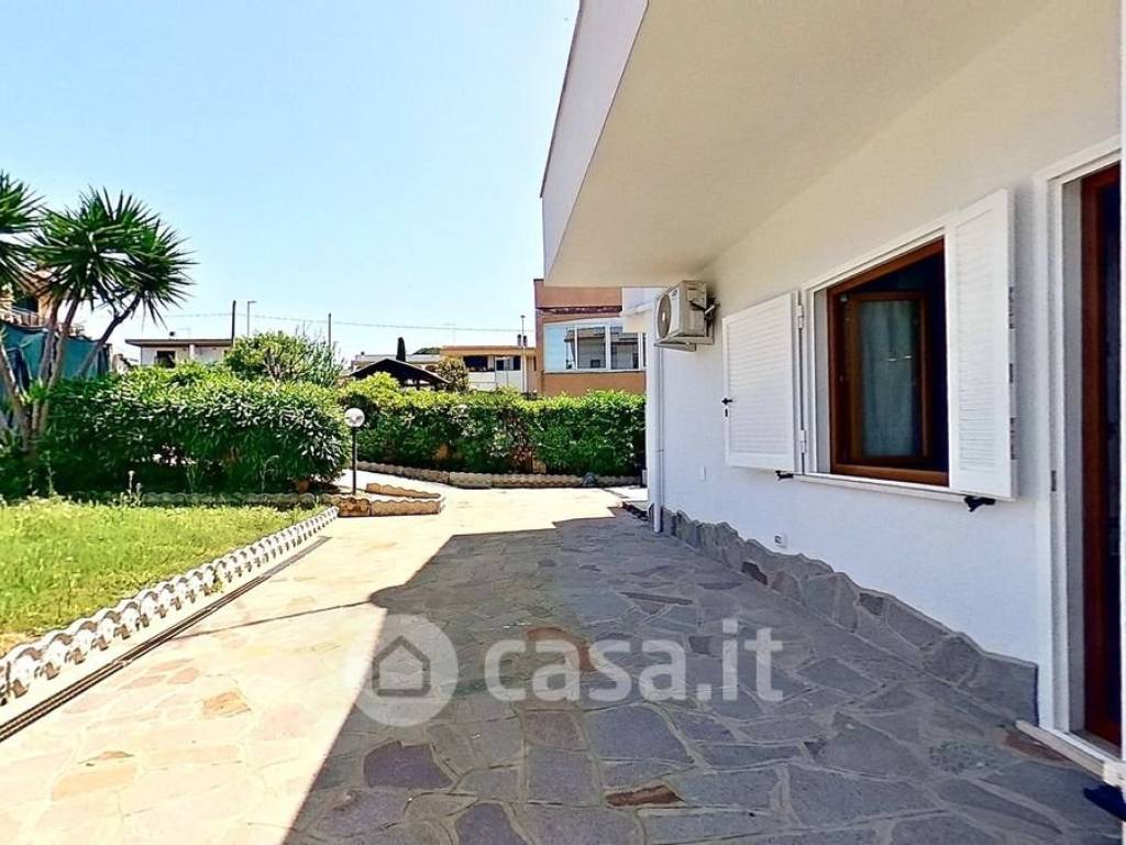 casa indipendente in vendita ad Anzio in zona Stazione