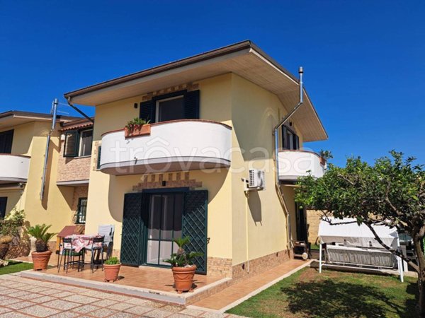 casa indipendente in vendita ad Anzio in zona Villa Claudia