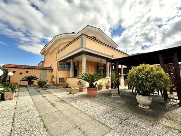casa indipendente in vendita ad Anzio