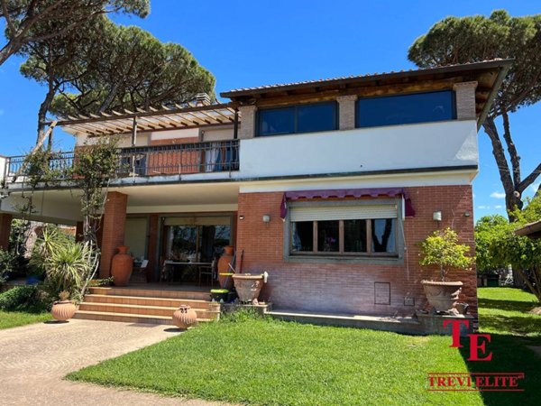 casa indipendente in vendita ad Anzio in zona Lido dei Pini