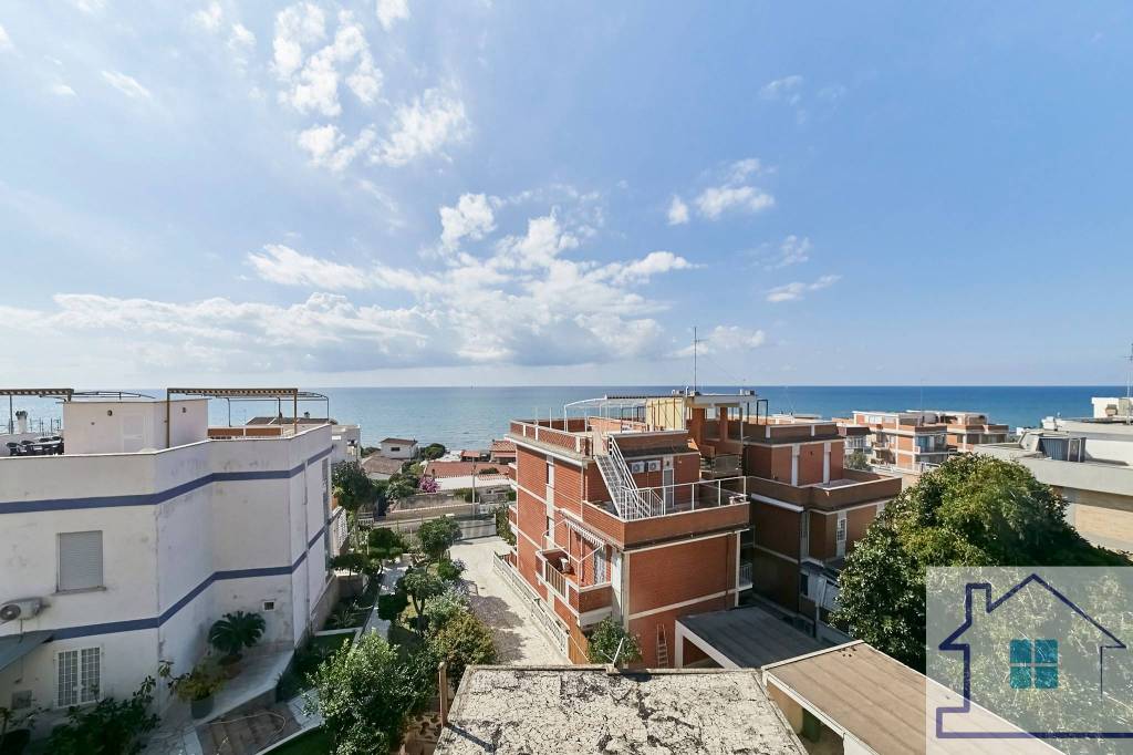 appartamento in vendita ad Anzio in zona Mare