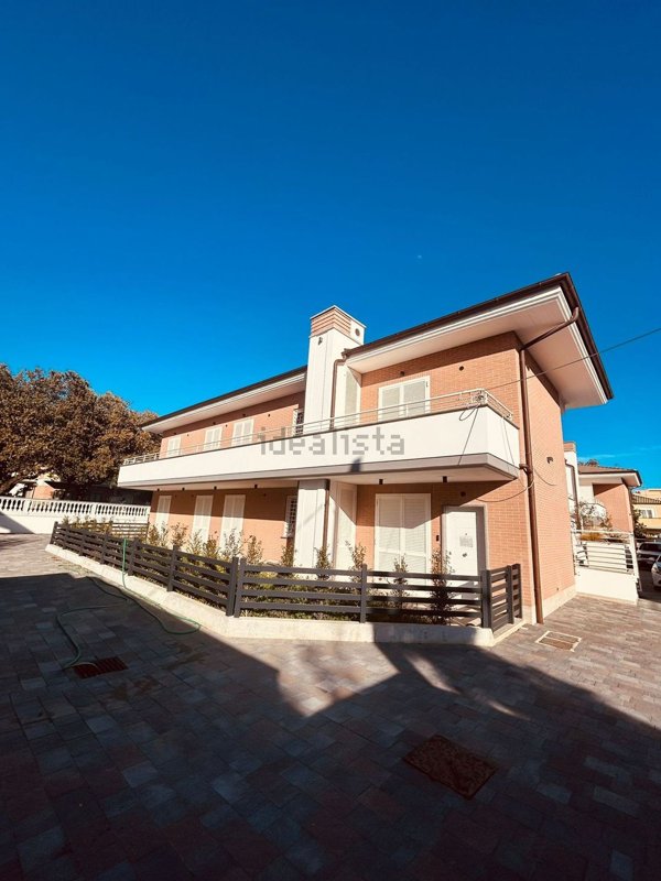 appartamento in vendita ad Anzio in zona Mare