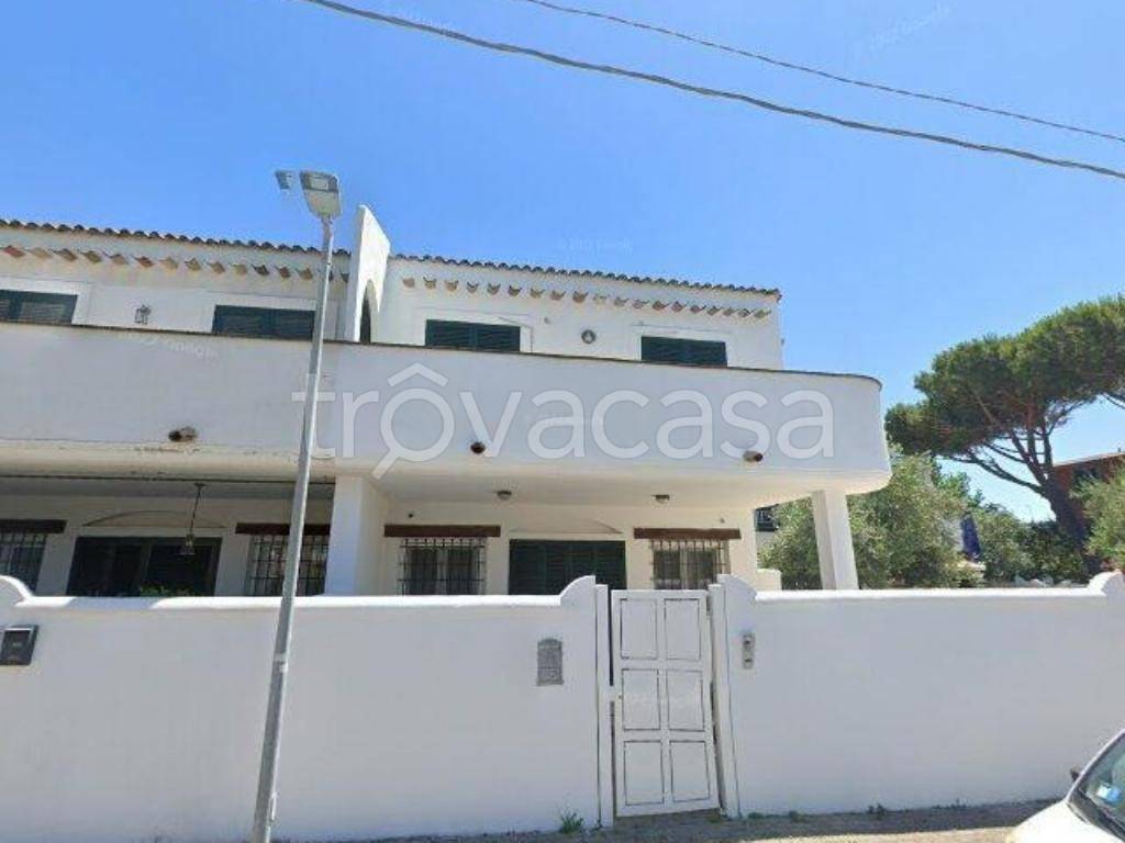 casa indipendente in vendita ad Anzio in zona Cincinnato