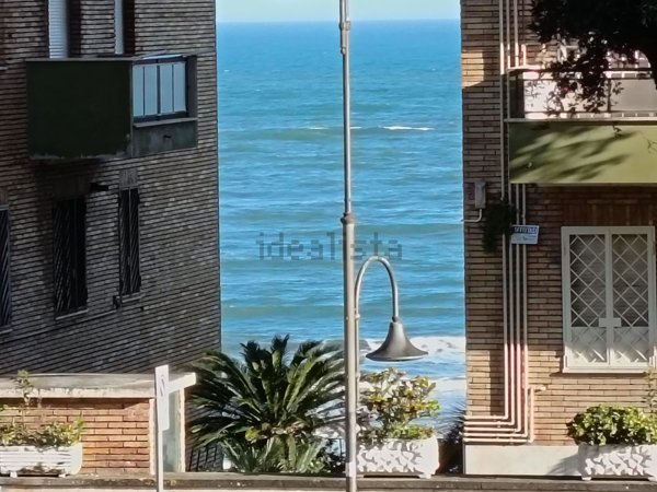 appartamento in vendita ad Anzio in zona Mare