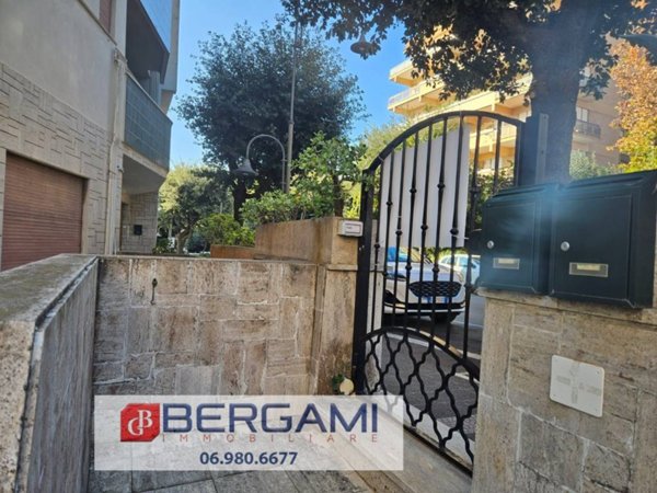 appartamento in vendita ad Anzio in zona Mare